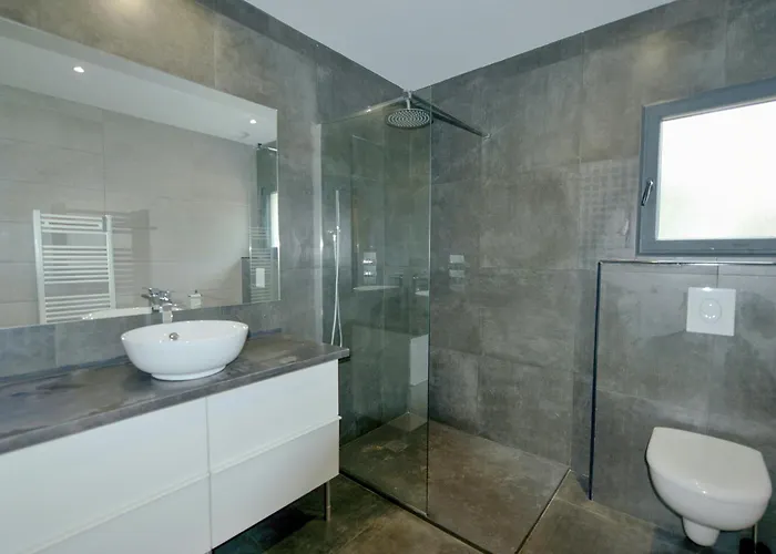 Vakantiehuis With Direct Sea Access In Cap Corse Macinaggio (Corsica)