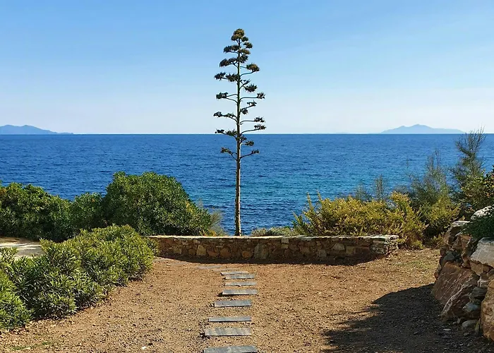 Vakantiehuis With Direct Sea Access In Cap Corse Macinaggio (Corsica)